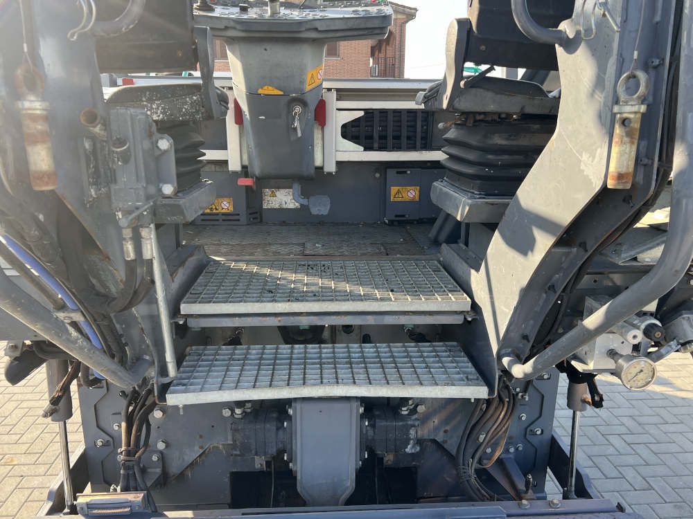 Usato 2018 Vogele S 1303-3i