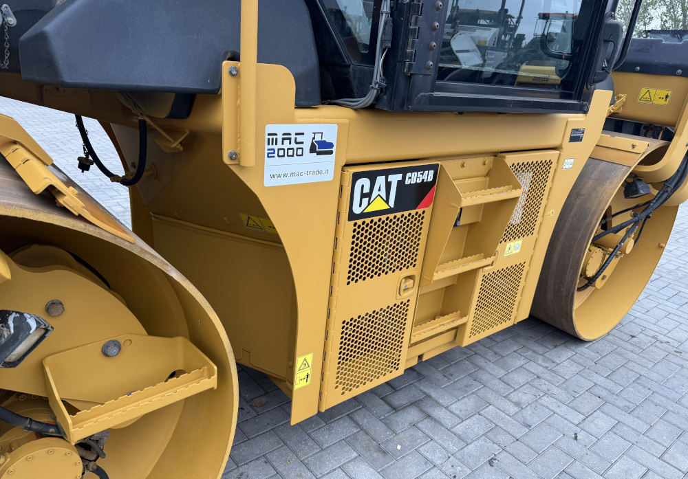 Usato 2014 Caterpillar CD 54B