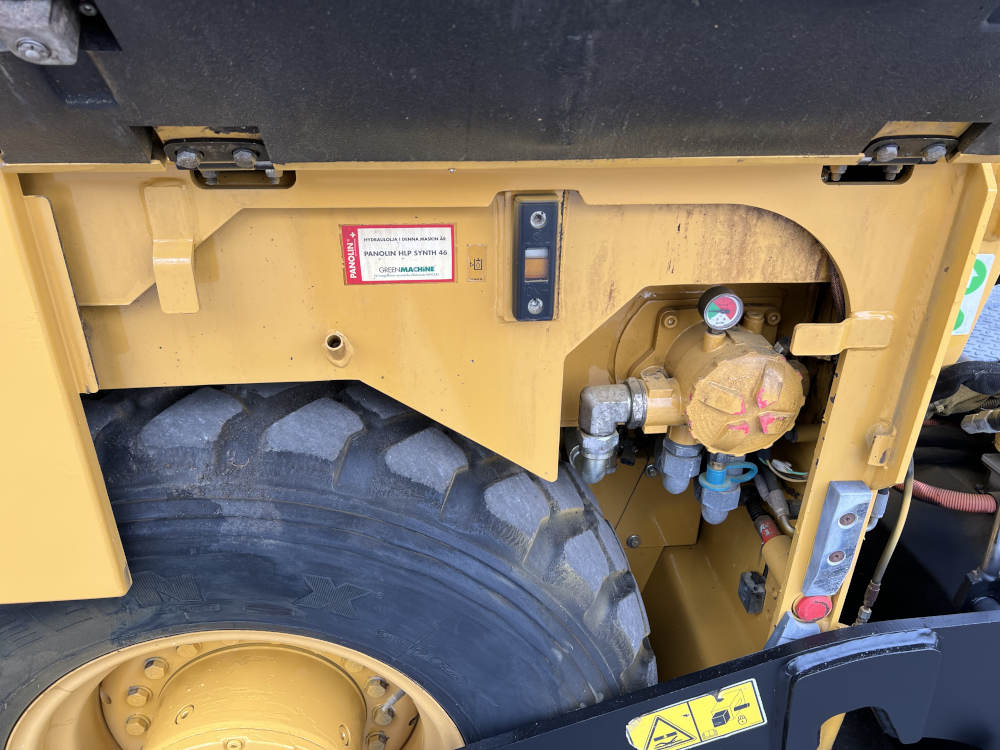 Usato 2014 Caterpillar AP 300D -138-