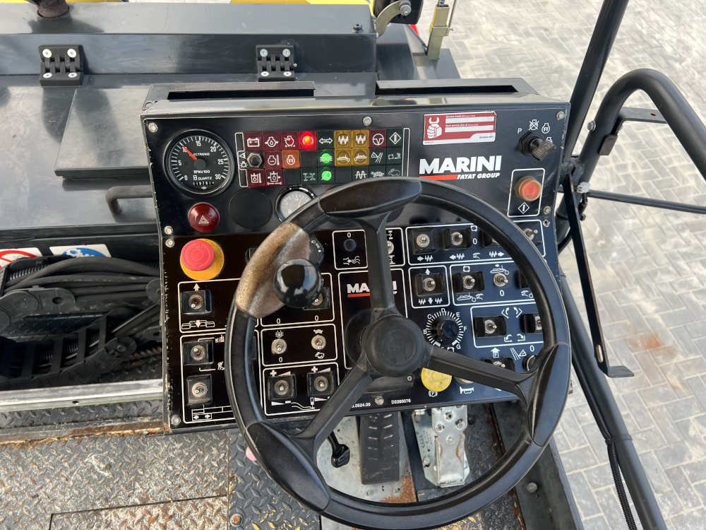 Usato 2007 Bomag BF 331P