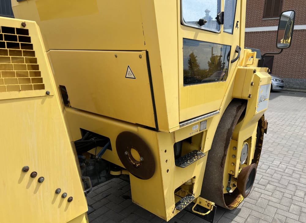 Usato 2001 Bomag BW 151 AD-2