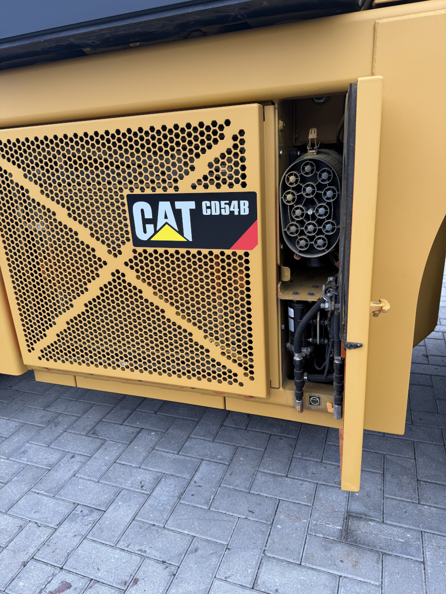 Usato 2014 Caterpillar CD 54B