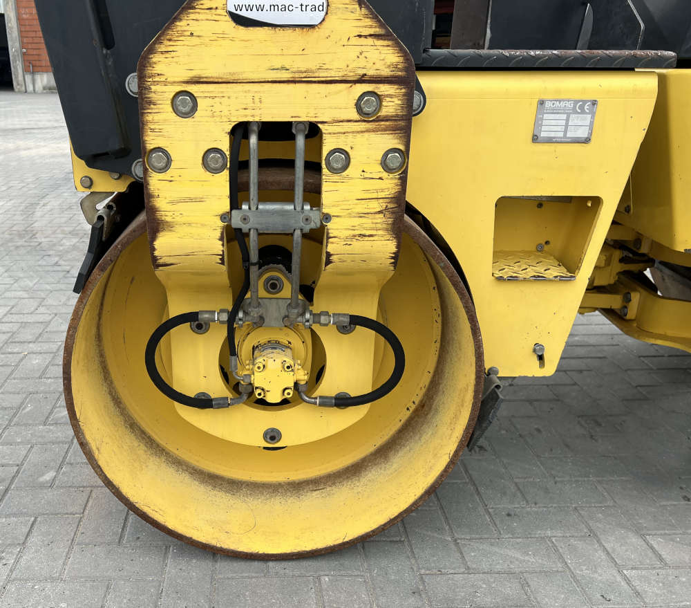 Usato 2002 Bomag BW 138 AD
