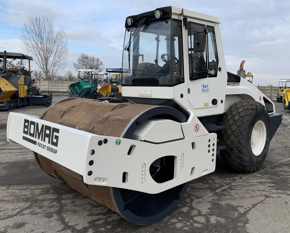 Usato 2004 Bomag BW 213 DH-4 (Deep Impact)