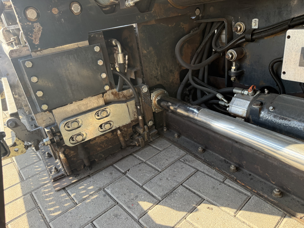 Usato 2010 Bomag BF 600P