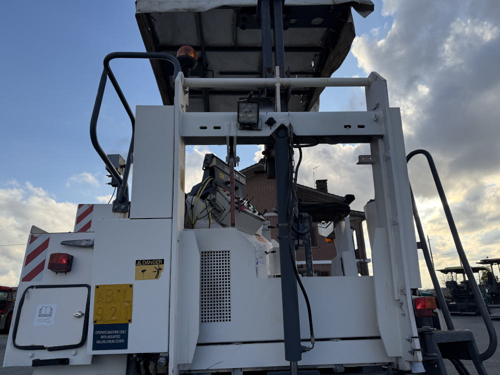 Usato 2001 Wirtgen W 1000F