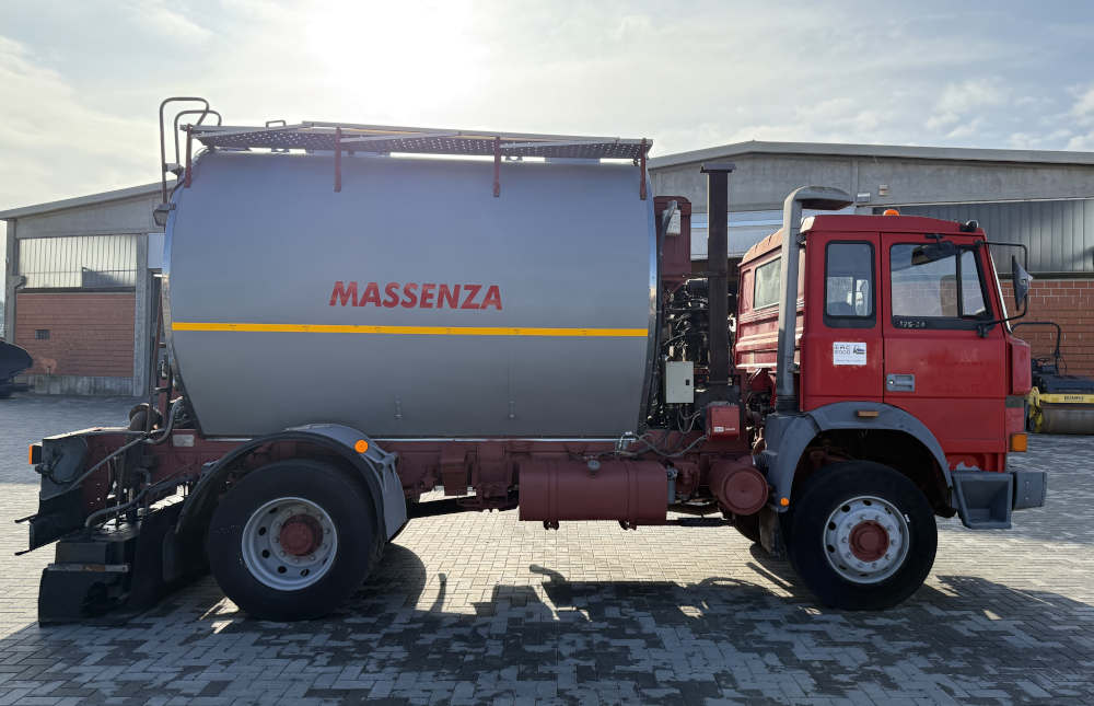 Usato 2004 Massenza B 8 B23 HY-EX