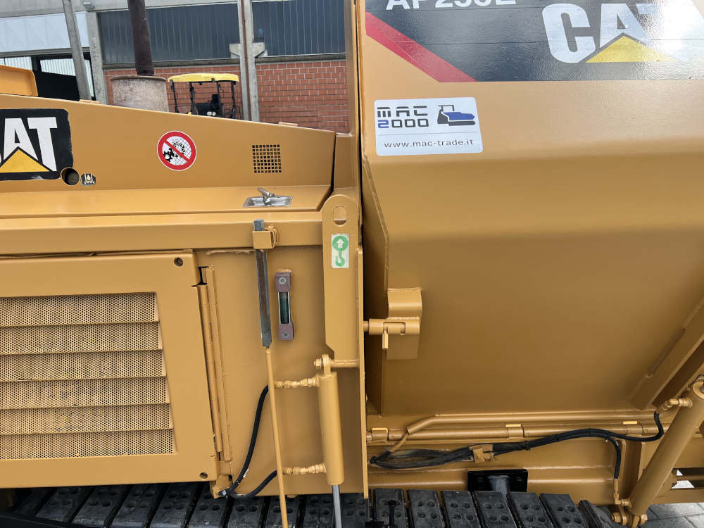 Usato 2017 Caterpillar AP 255E