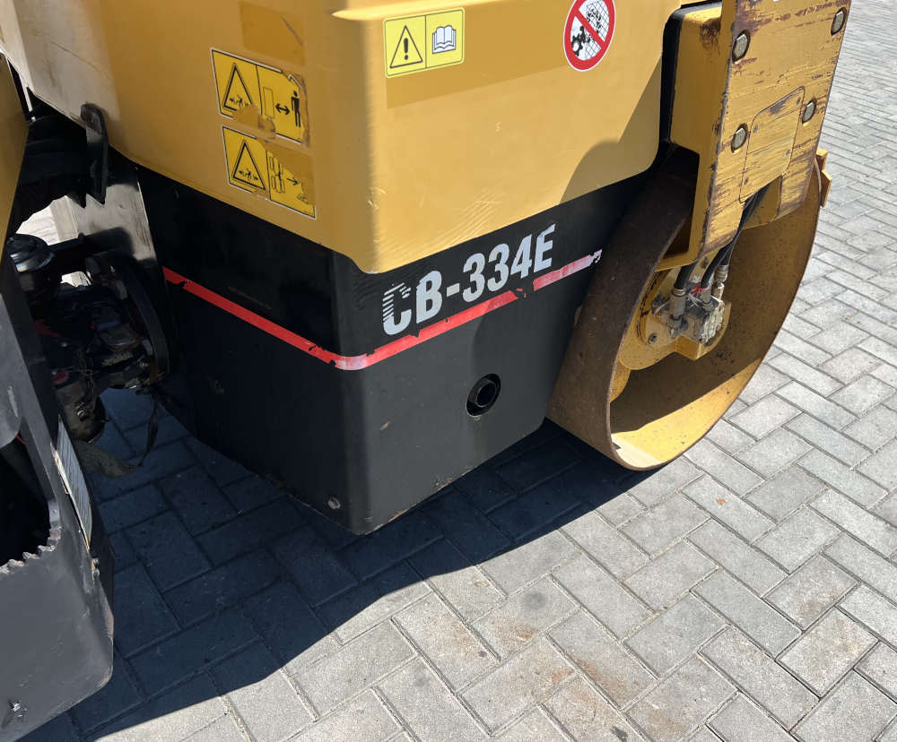 Usato 2006 Caterpillar CB 334E