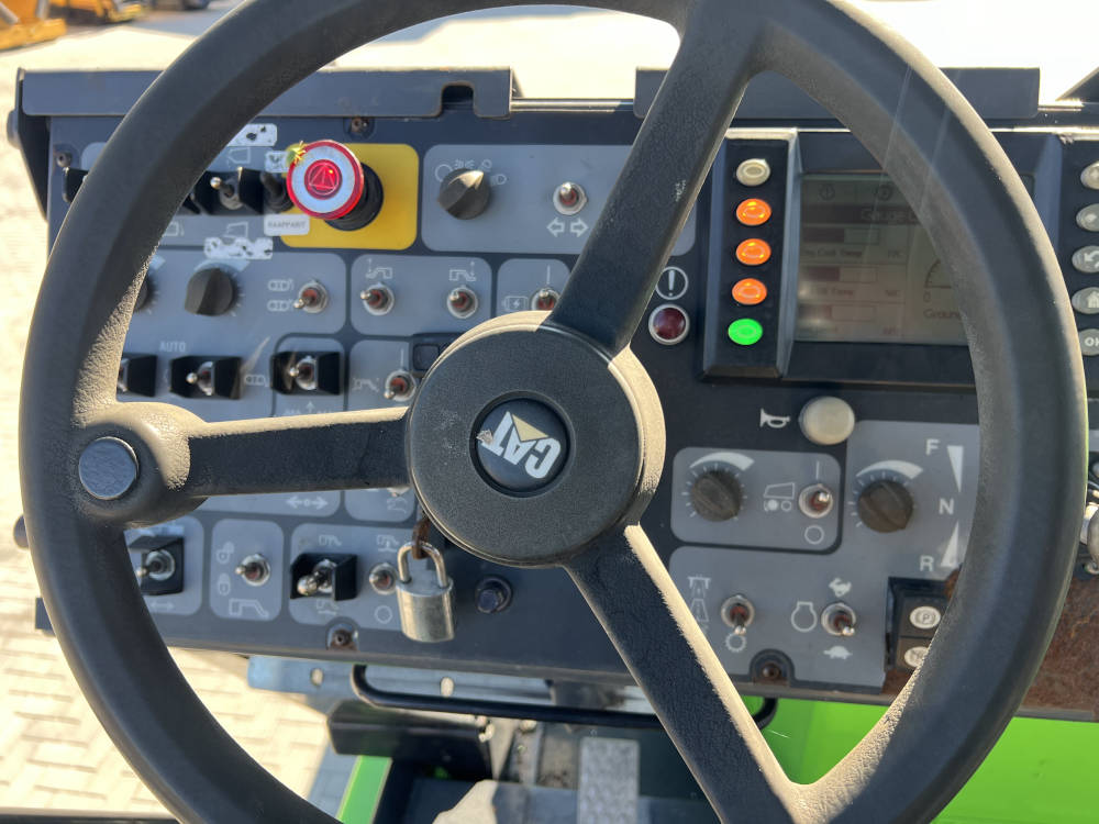 Usato 2010 Caterpillar AP 600D