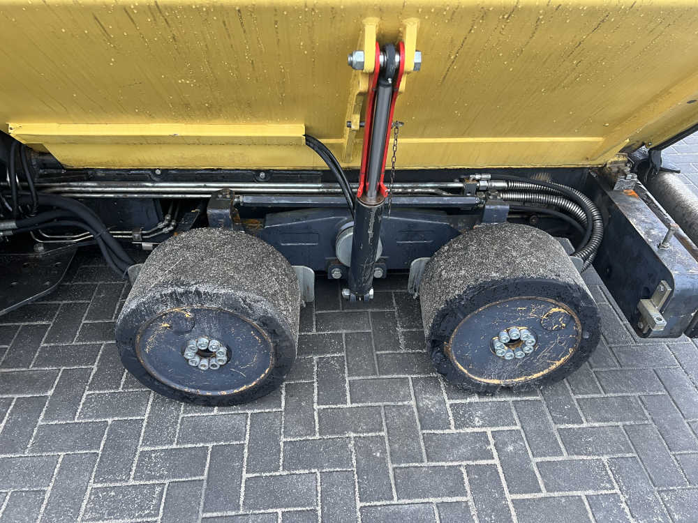 Usato 2009 Bomag BF 691P