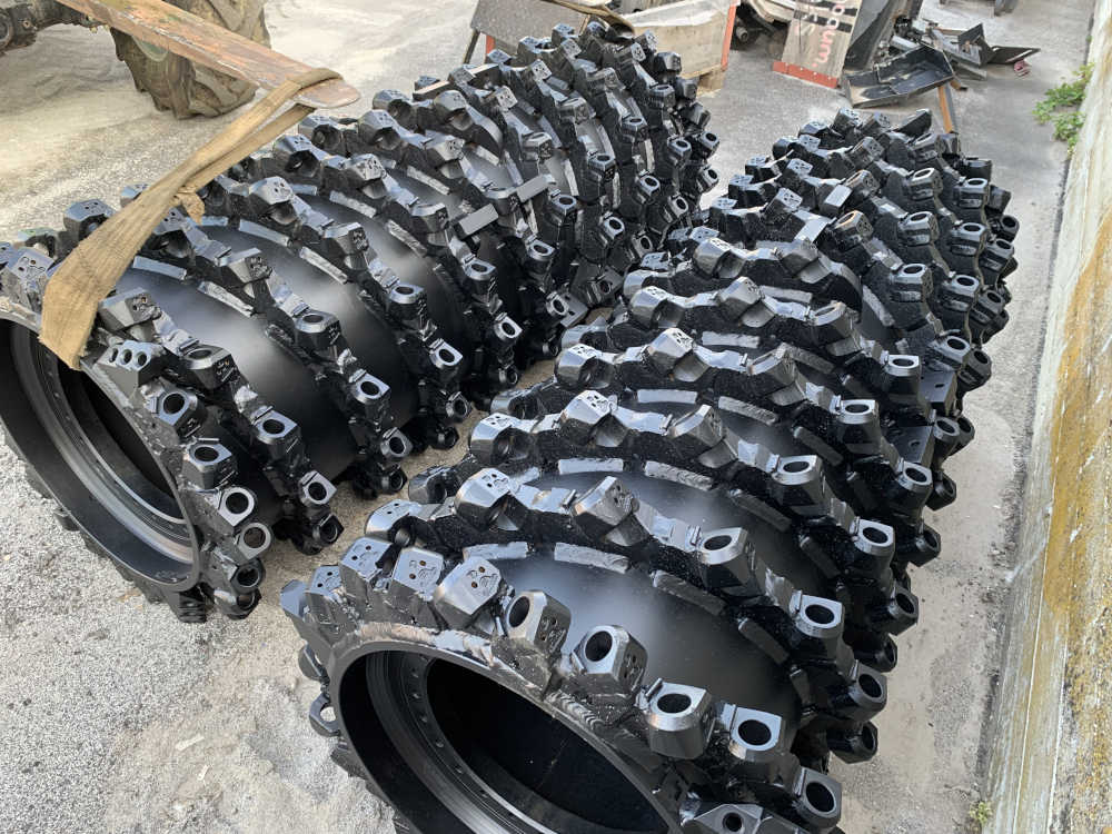 Usato unused Caterpillar drum