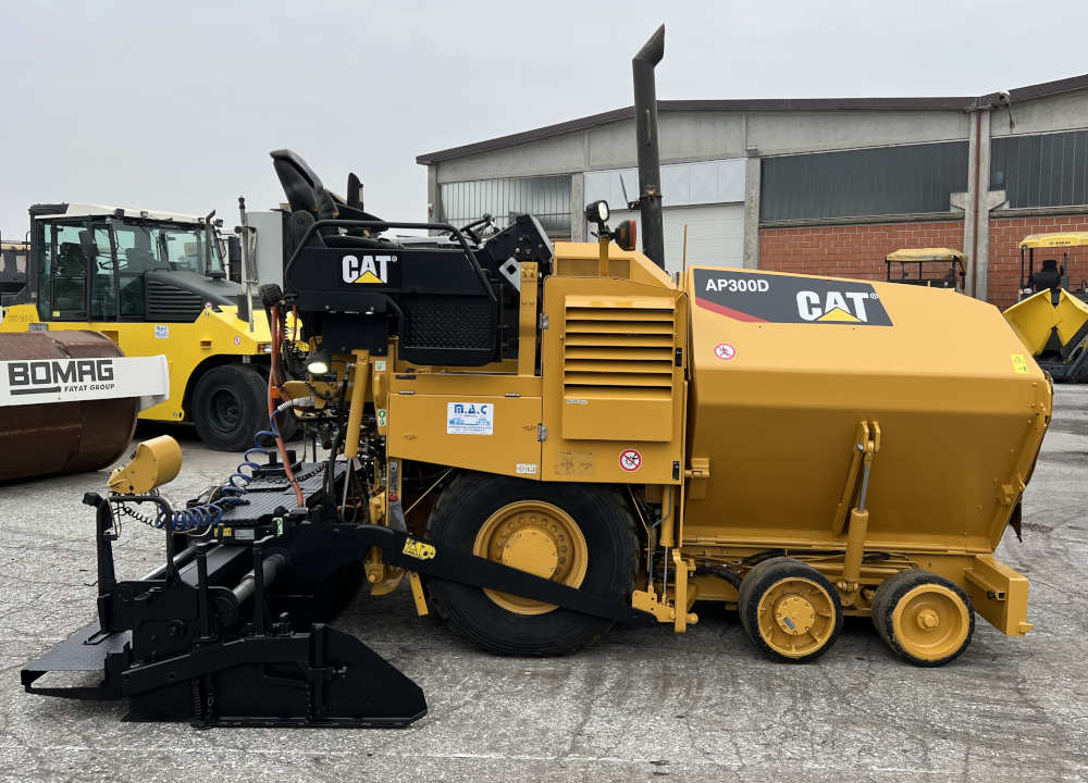 Usato 2014 Caterpillar AP 300D -138-