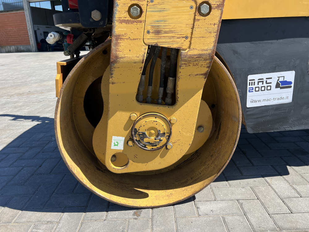 Usato 2006 Caterpillar CB 334E