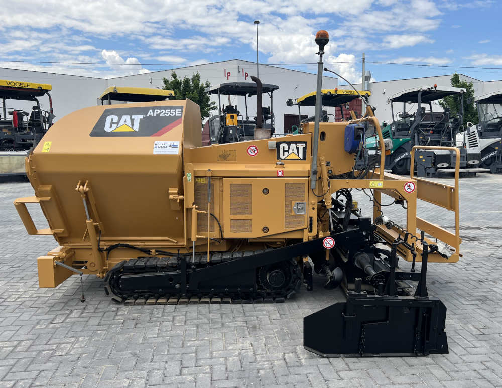 Usato 2017 Caterpillar AP 255E