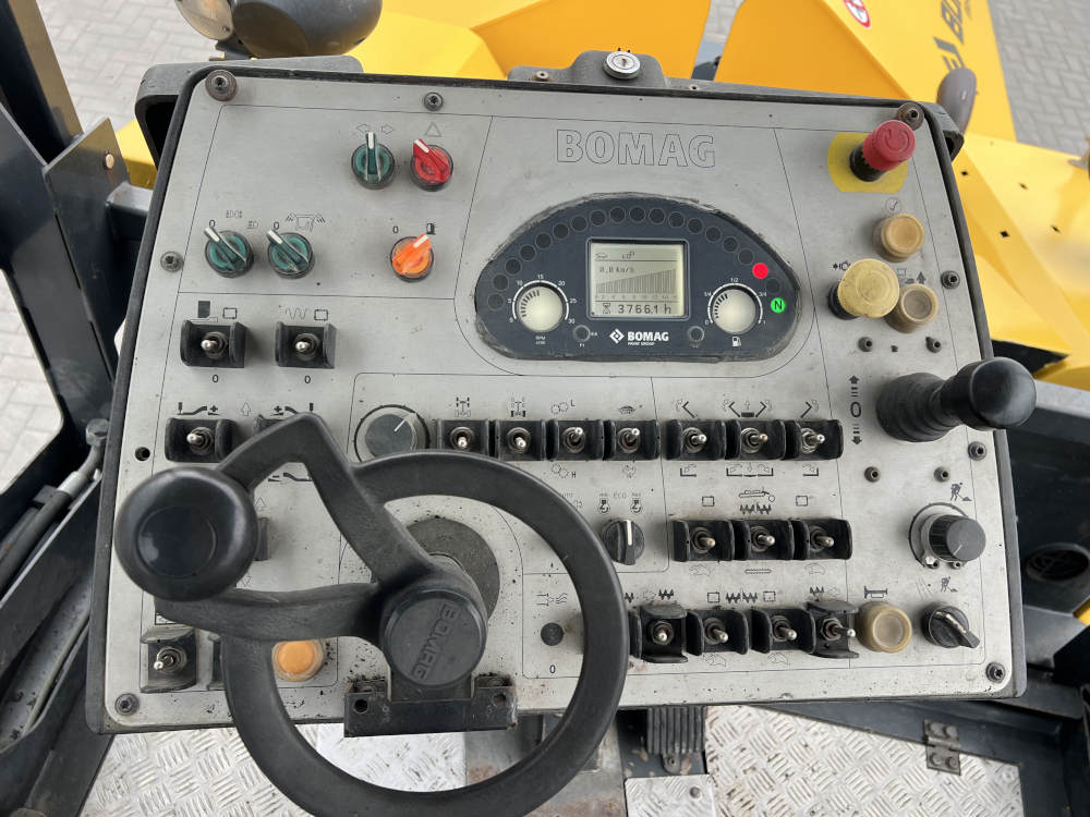 Usato 2016 Bomag BF 300 P-2
