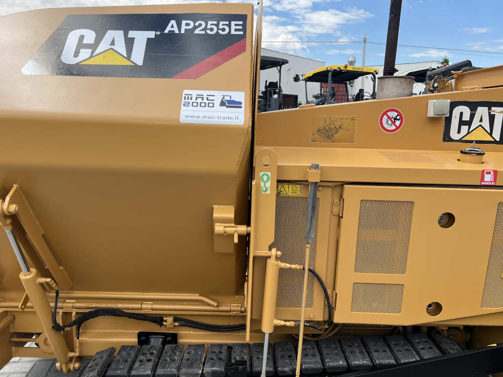 Usato 2017 Caterpillar AP 255E
