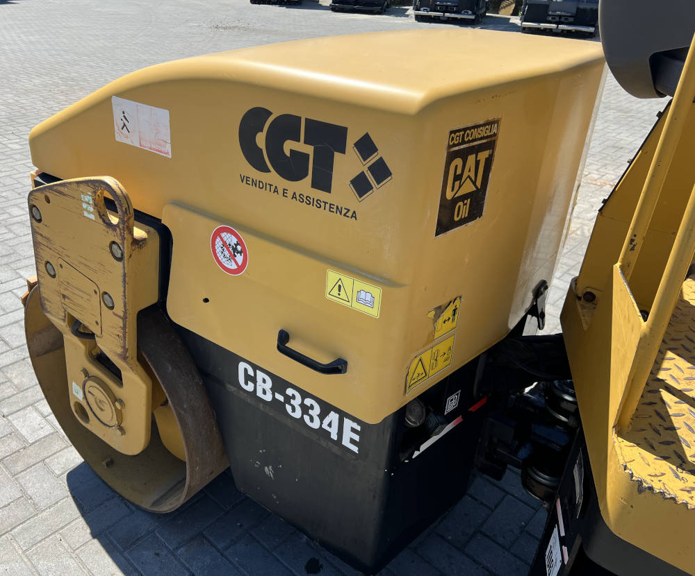 Usato 2006 Caterpillar CB 334E