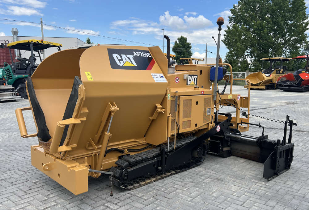 Usato 2017 Caterpillar AP 255E