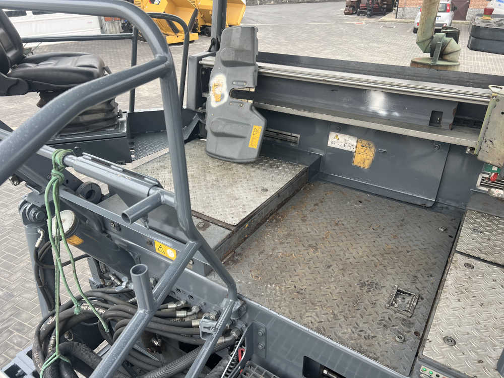 Usato 2011 Vogele S 1800-2