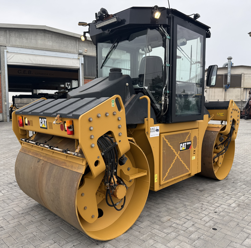 Usato 2014 Caterpillar CD 54B