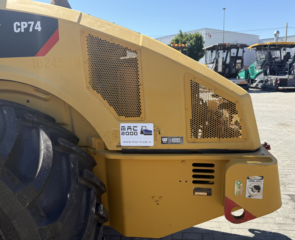 Usato 2010 Caterpillar CP 74
