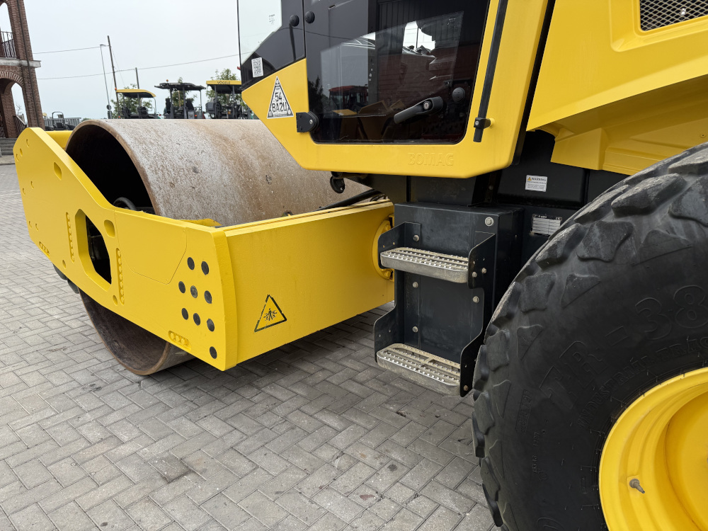 Usato 2021 Bomag BW 216 DH-5