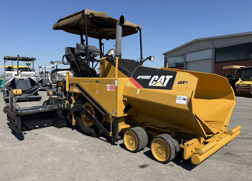 Usato 2010 Caterpillar AP 600D