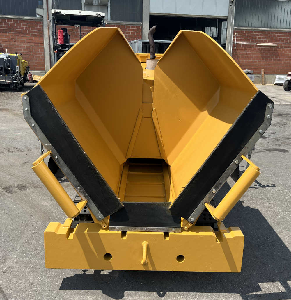 Usato 2012 Caterpillar AP 255E