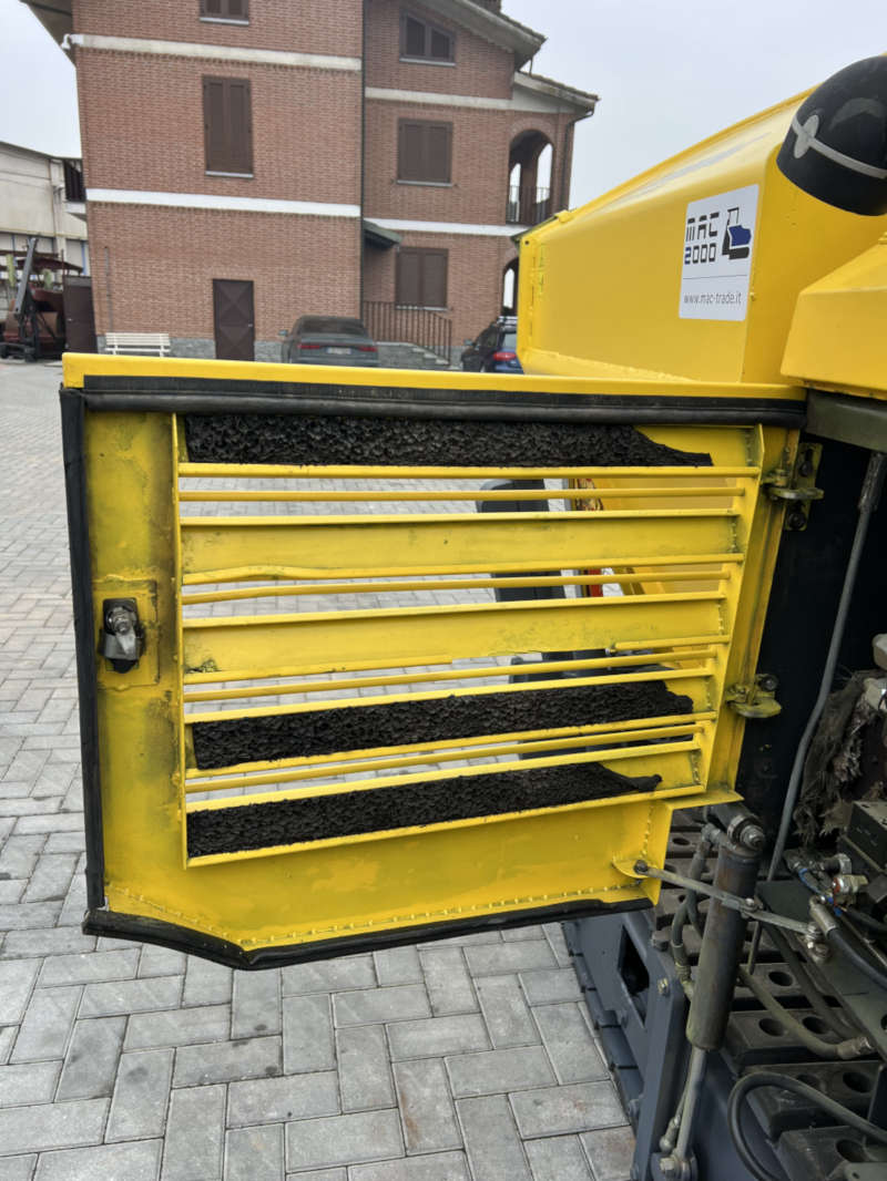 Usato 2012 Bomag BF 223C