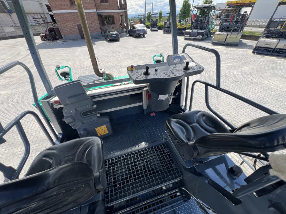 Usato 2018 Vogele S 1300-3i
