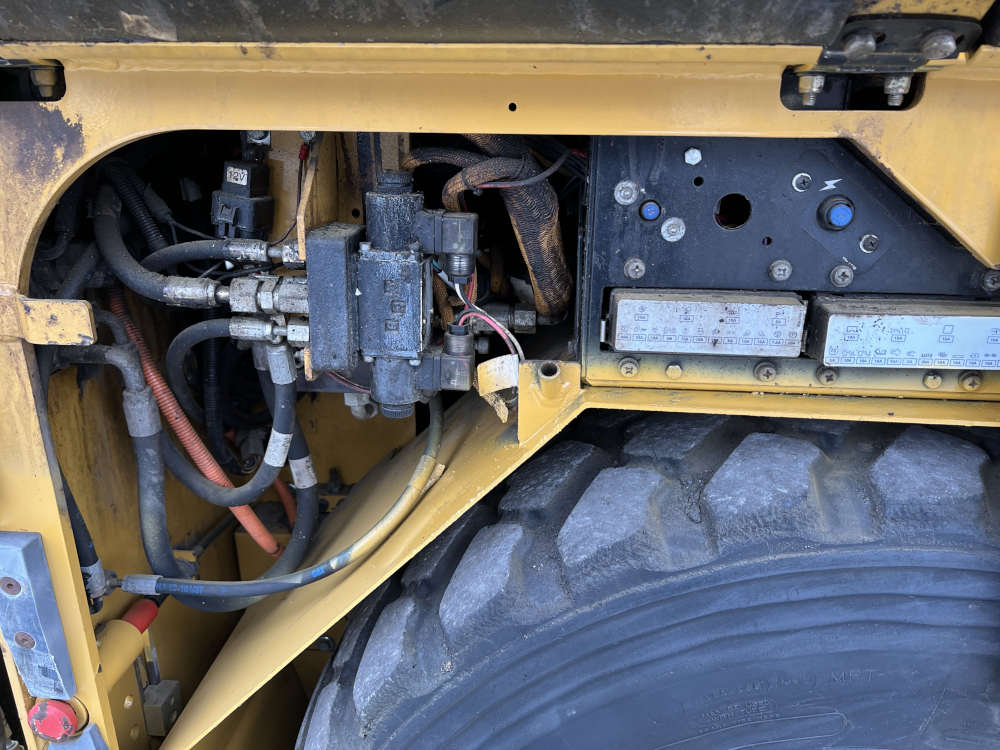 Usato 2014 Caterpillar AP 300D -138-