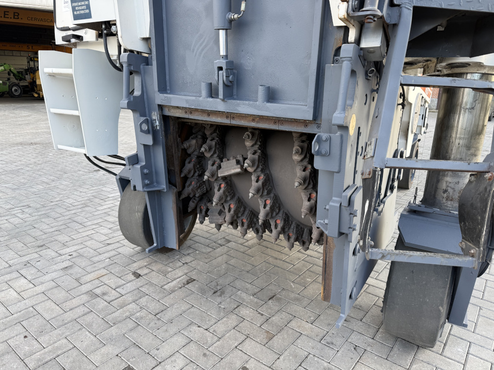 Usato 2001 Wirtgen W 1000F