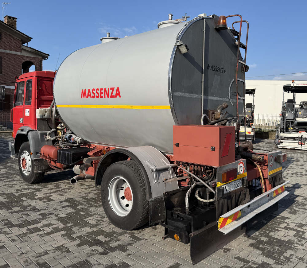 Usato 2004 Massenza B 8 B23 HY-EX