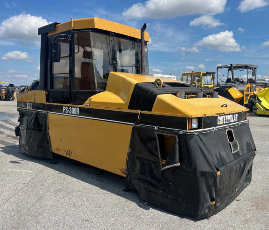 Usato 2002 Caterpillar PS 300B