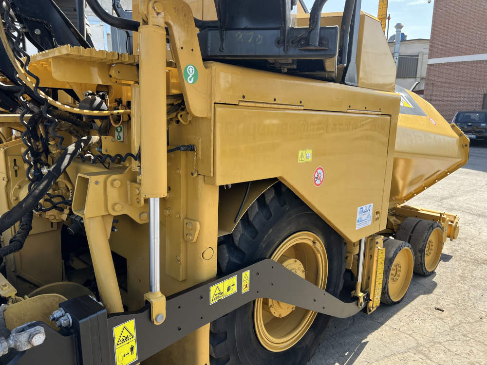Usato 2014 Caterpillar AP 500E -222-