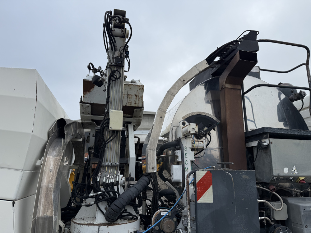 Usato 2008 Mercedes / Secmair 2536 / Chipsealer BCG 500