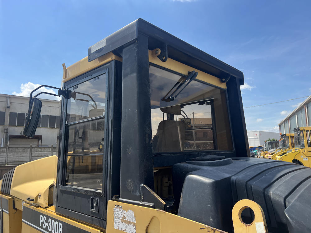 Usato 2002 Caterpillar PS 300B