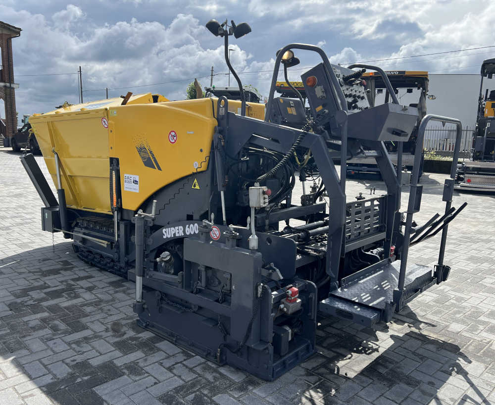 Usato 2005 Vogele Super 600