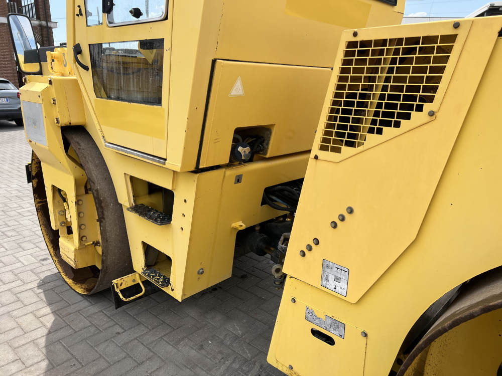 Usato 2001 Bomag BW 151 AD-2