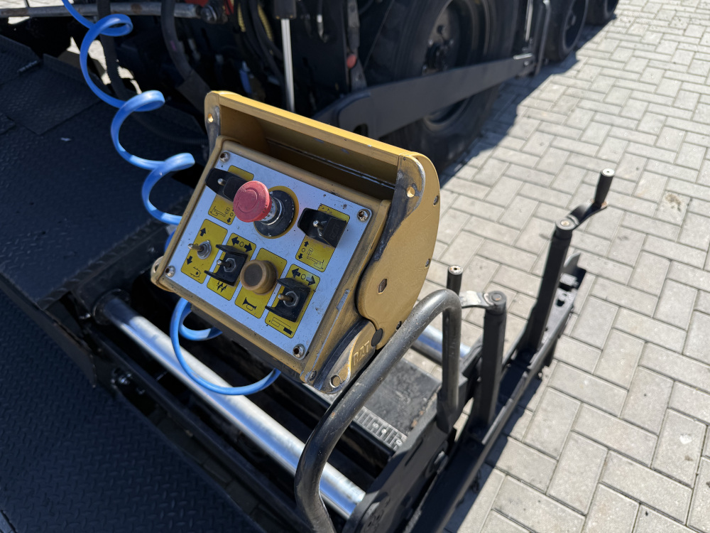 Usato 2011 Caterpillar AP 300