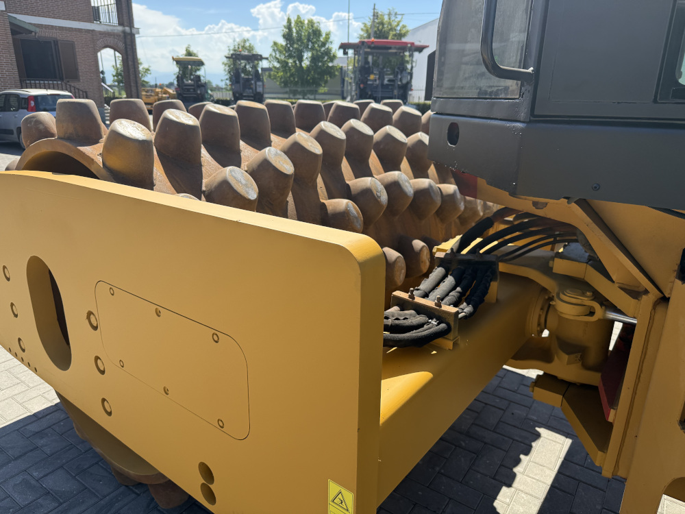 Usato 2010 Caterpillar CP 74