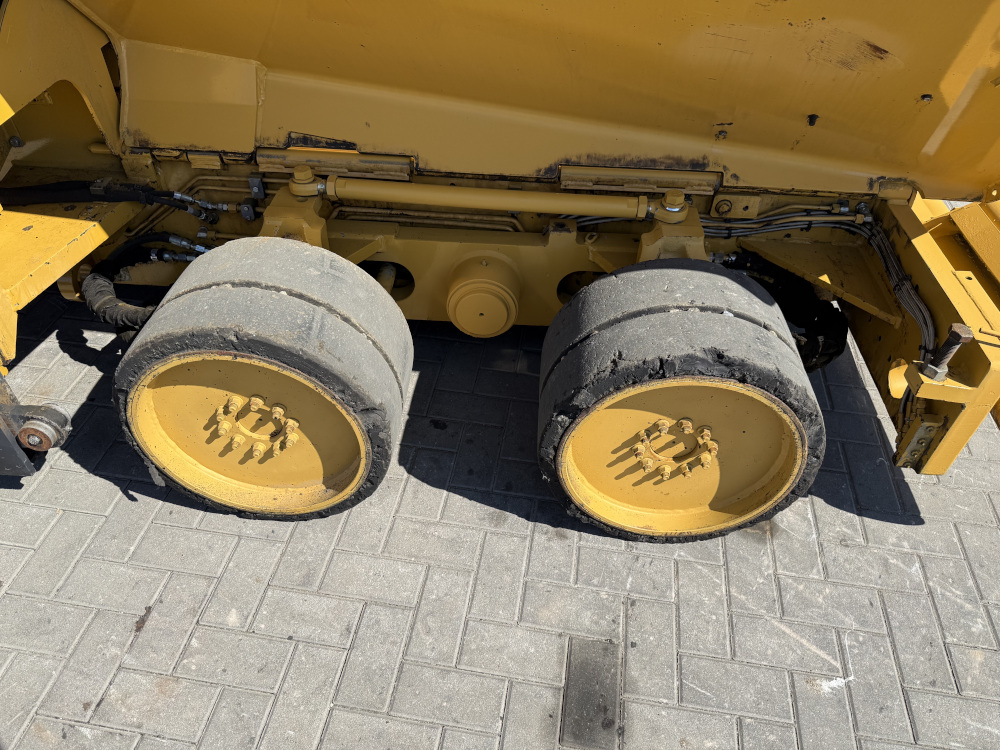 Usato 2010 Caterpillar AP 600D