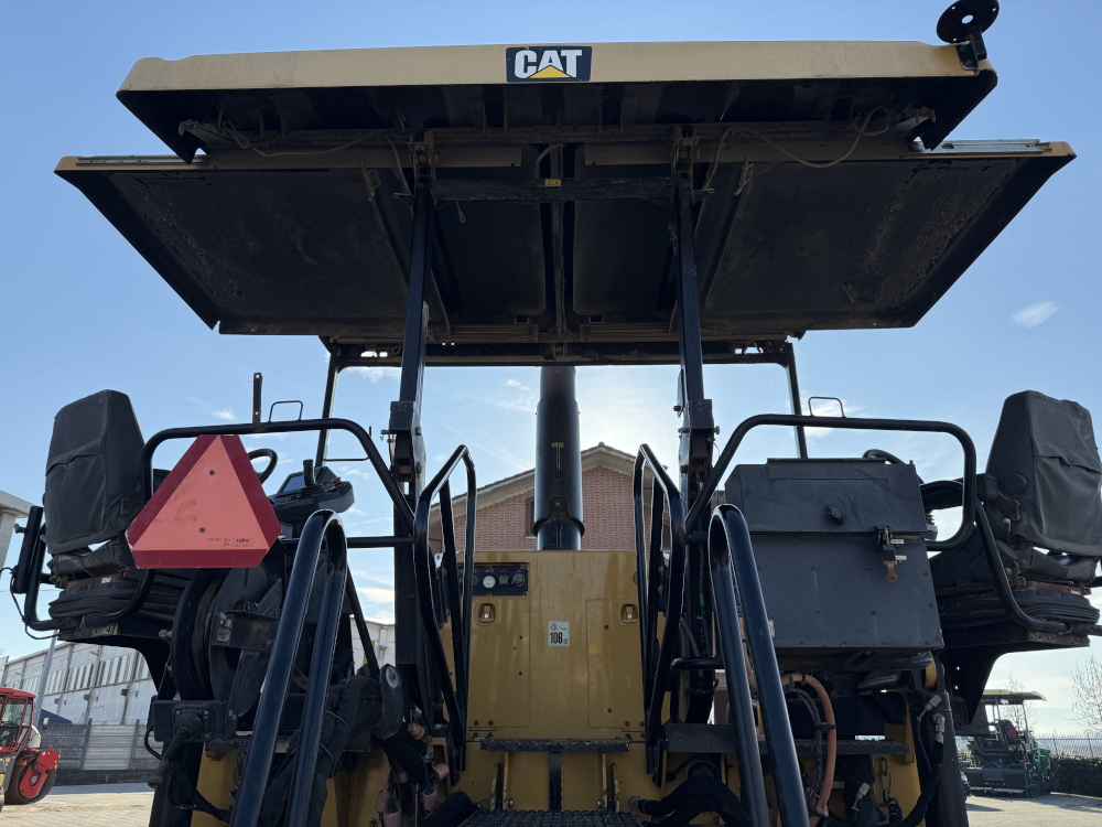 Usato 2017 Caterpillar AP 655F