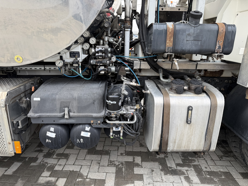 Usato 2008 Mercedes / Secmair 2536 / Chipsealer BCG 500