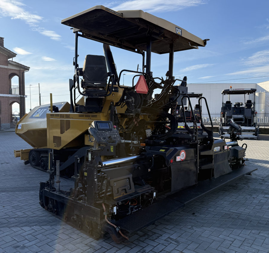 Usato 2017 Caterpillar AP 655F