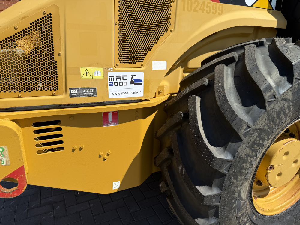Usato 2010 Caterpillar CP 74