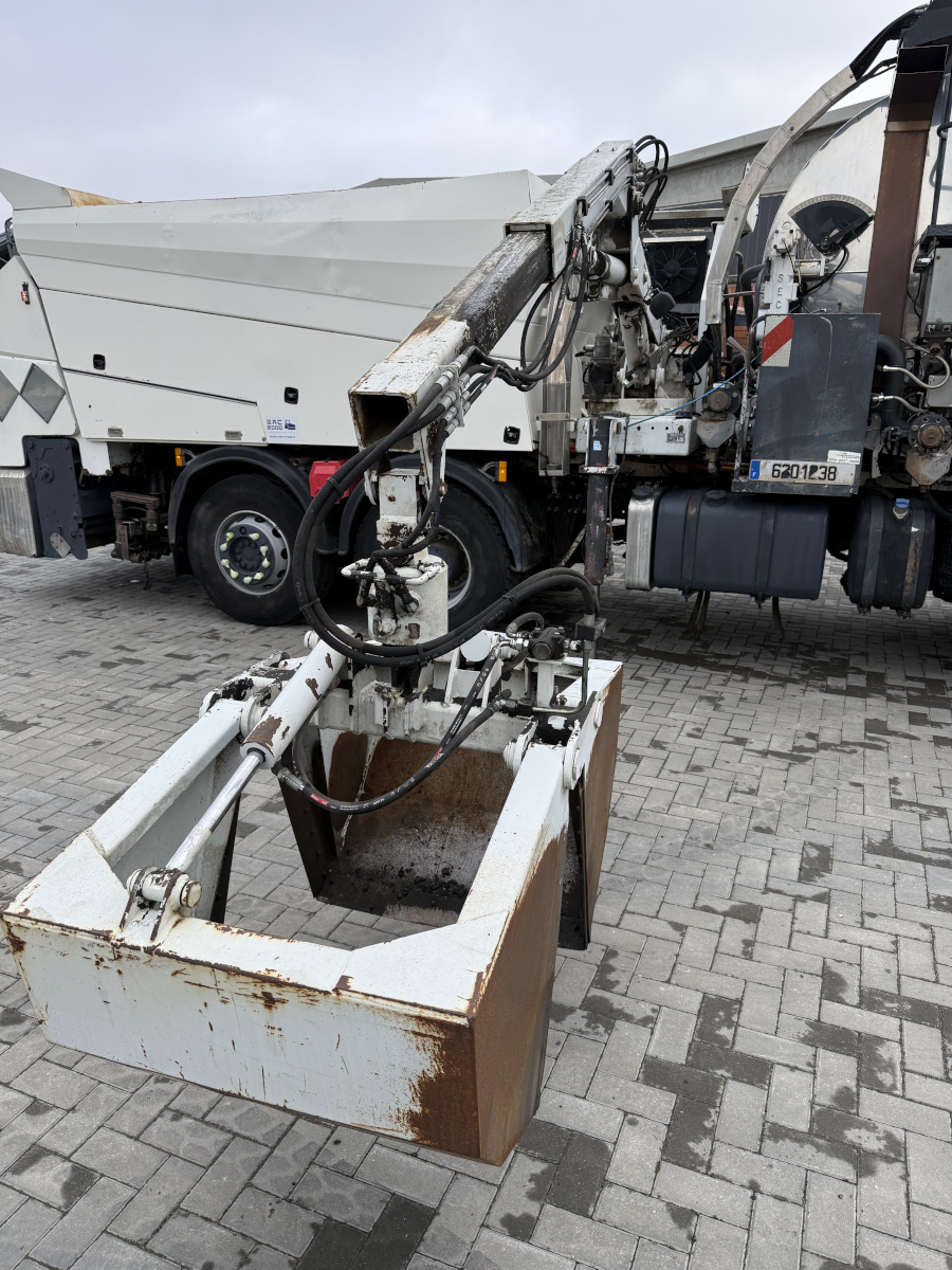 Usato 2008 Mercedes / Secmair 2536 / Chipsealer BCG 500