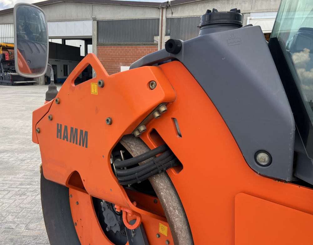 Usato 2010 Hamm HD+ 120 VV