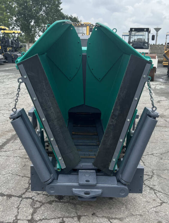 Used 2011 Vogele Super 800 -288-